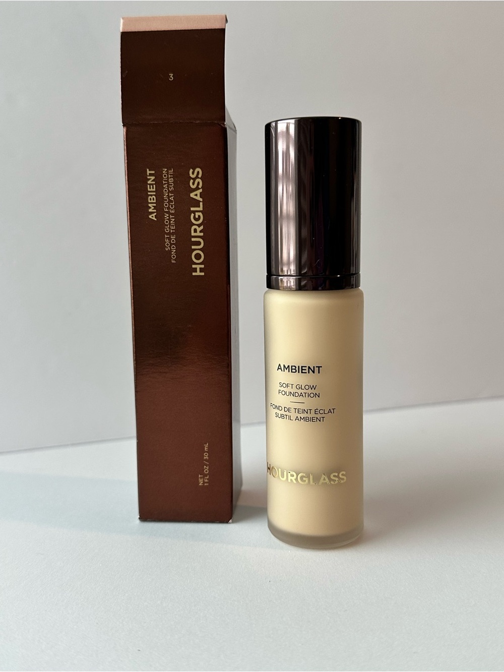 Hourglass Ambient Soft Glow Foundation - Light Beige